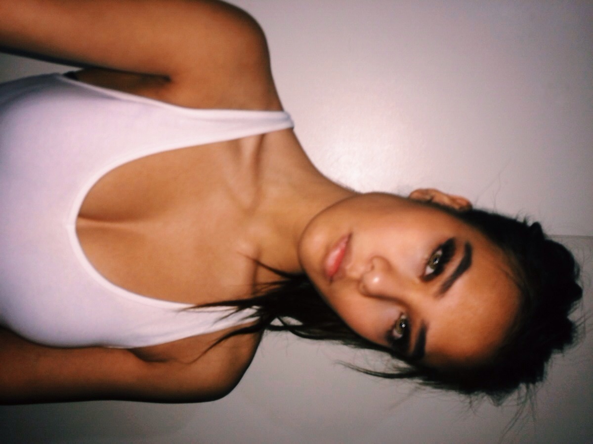 Tu me veux nue au téléphone ? rencontre-Soumise-Lannion