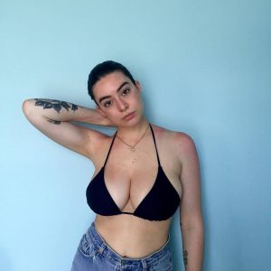 Besoin de chaleur humaine à Antibes Carine - rencontre-Cougar-Antibes